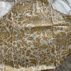 New William Sonoma gold damask Holiday apron